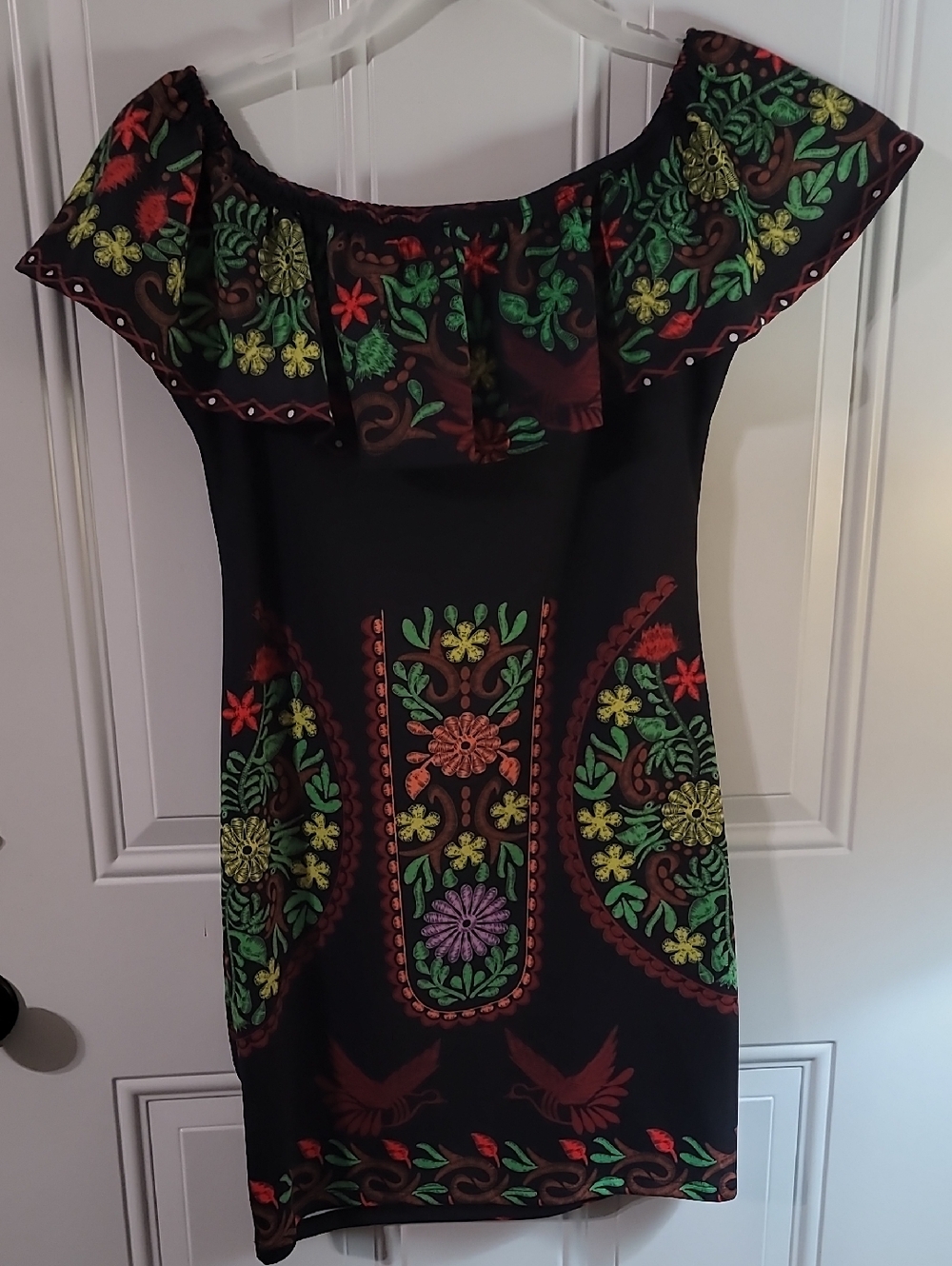 Off-Shoulder Black Floral Embroidered Print Dress - Picture 5 of 6